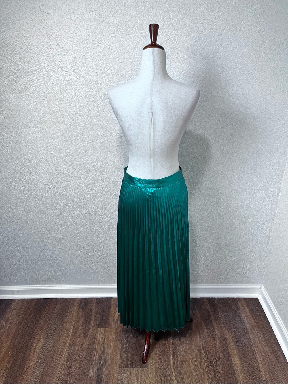Boden Green Camilla Metallic Pleated Skirt Size 6 - Picture 4 of 7